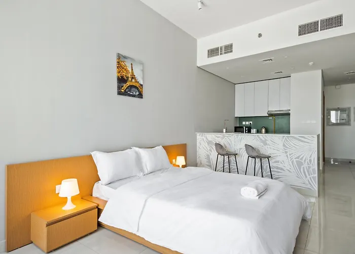 Bright Studio In Vibrant Dubailand District