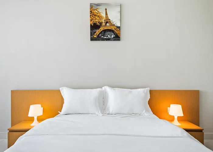 Bright Studio In Vibrant Dubailand District