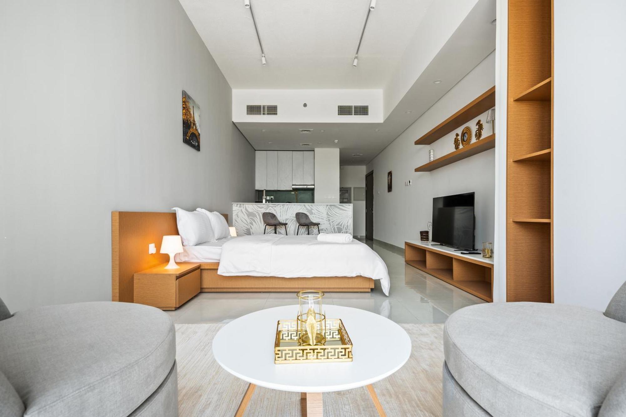 Bright In Vibrant Dubailand District Апартаменти Дубай